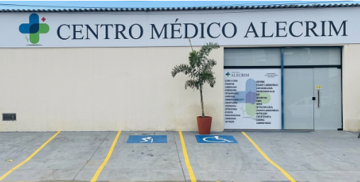 Fachada do Centro Médico Alecrim em São Cristóvão, Sergipe